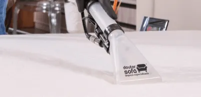 Limpieza de sofá con extractor
